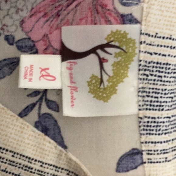 Cute fig and flower size xl top - Picture 2 of 5